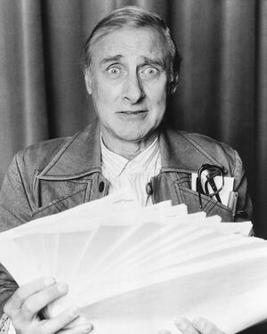 Spike Milligan the look.jpg