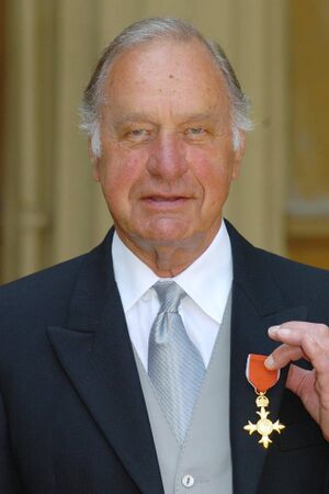 Geoffrey Palmer (actor).jpg