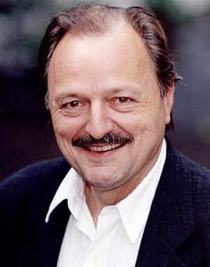 Peter bowles.jpg